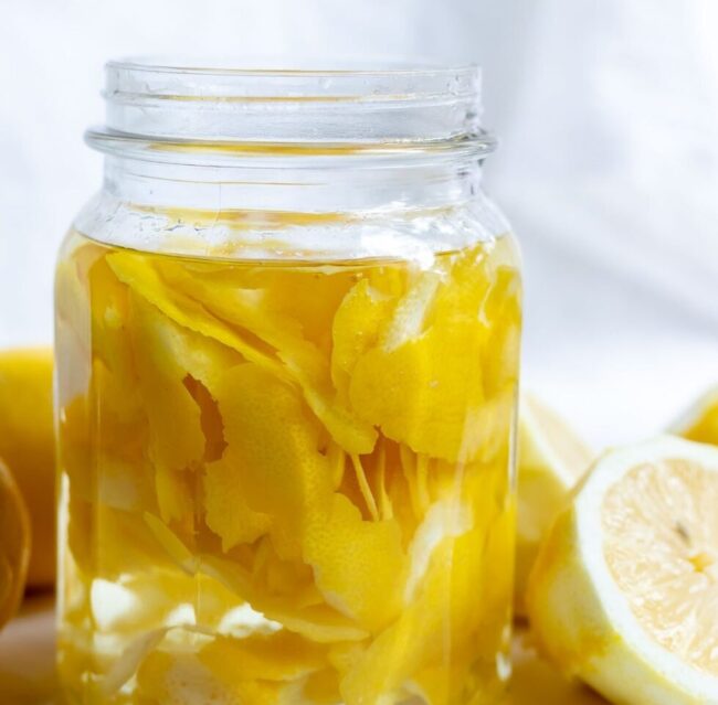 homemade-lemon-vinegar-cleaner-1